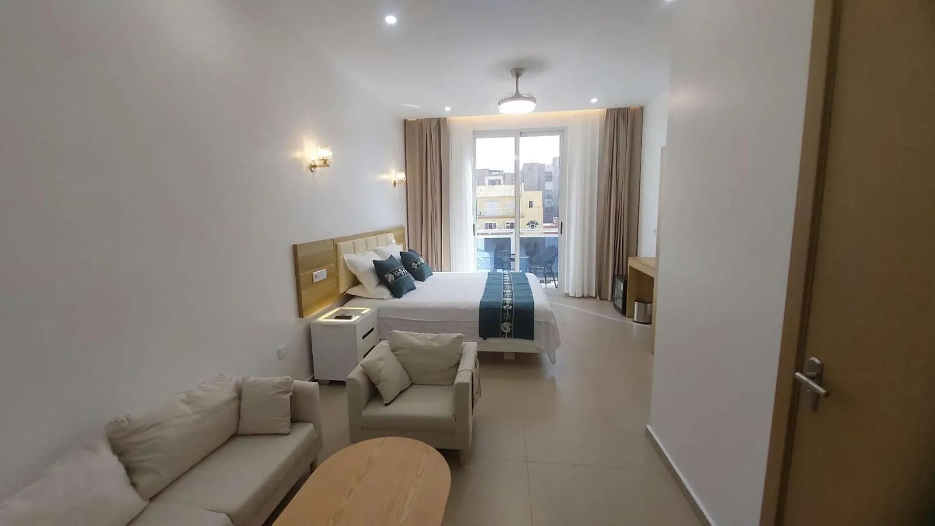 Lily Holiday Hotel 明德卢 佛得角