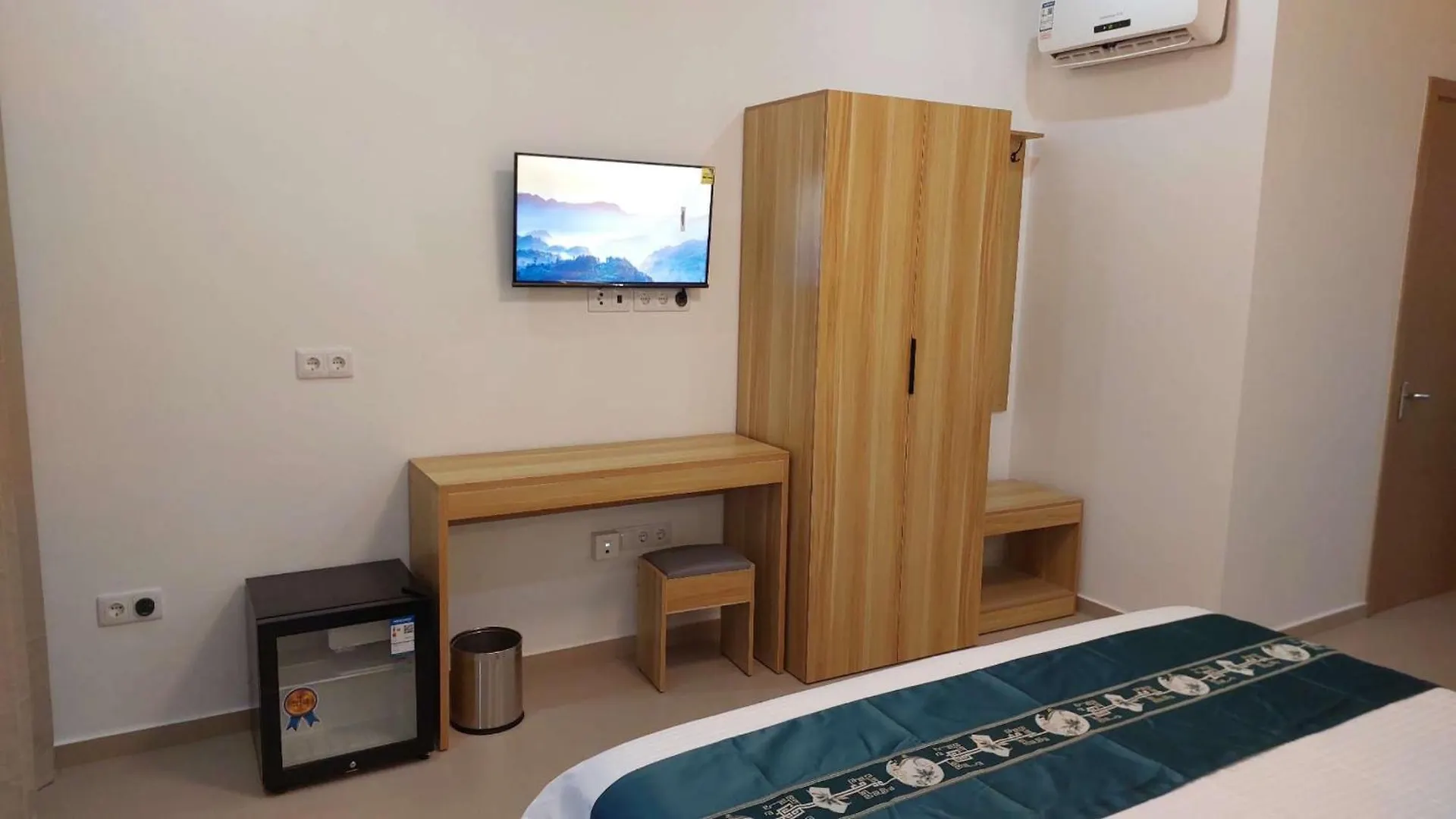 Lily Holiday Hotel 明德卢