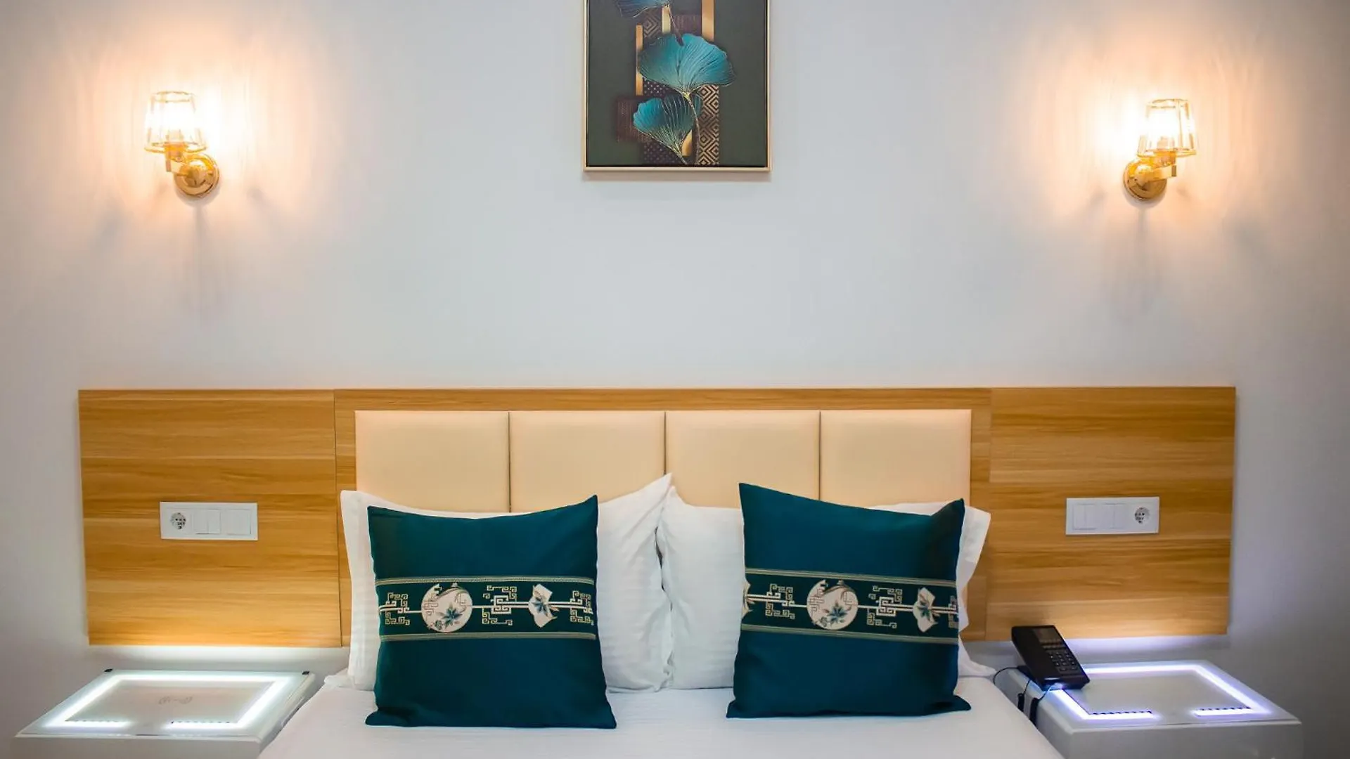 Lily Holiday Hotel 明德卢